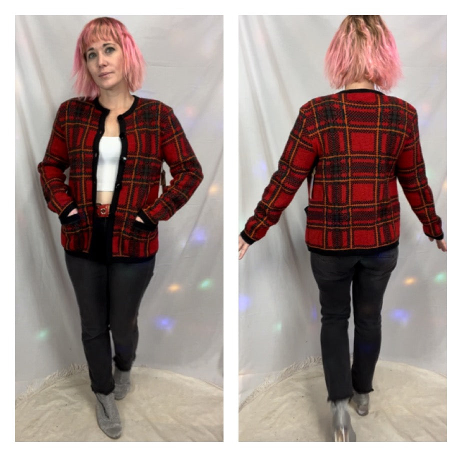 Vintage 80s 90s | Red Cropped Tartan Plaid WoolChristmas Sweater Cardigan | M