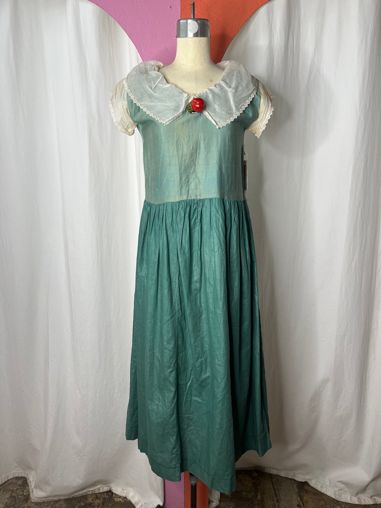 Vintage 1940s | Fruit Costume Dress with Lace Collar | Size M