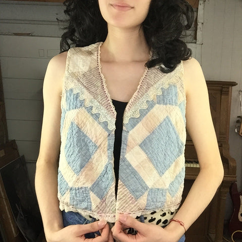 Vintage 70s | Quilted Lace Patchwork Boho Hippie Prairie Vest Crop Top | Size S