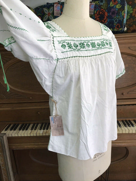 VTG 70s | Mexican Hippie Boho Cotton Boho White Embroidered Blouse | Free Size