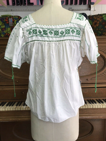 VTG 70s | Mexican Hippie Boho Cotton Boho White Embroidered Blouse | Free Size