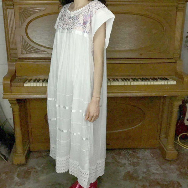 VTG White with Purple Embroidery MuuMuu Kaftan Boho Mexican Dress