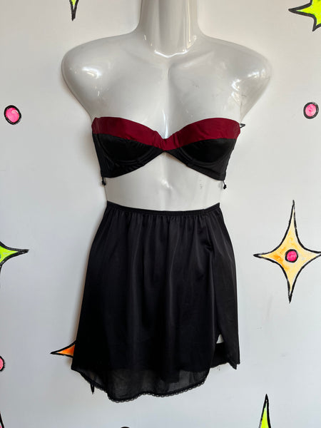 Vintage 1950s 60s | Black Lace Trim Lingerie Pin up Slip Skirt Half Slip | S