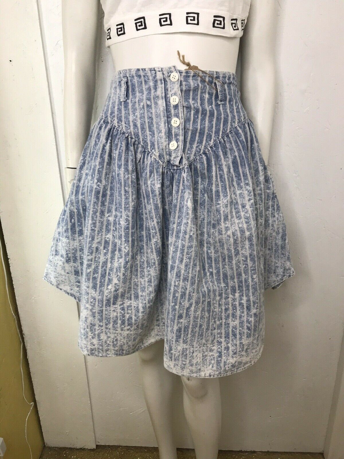 Vintage 80s Cherokee Acid Wash Denim High Waisted Retro Party Mini Skirt XS S