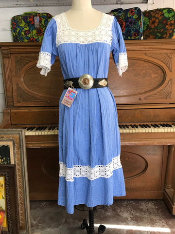 Vintage 1970s Embroidered/ Mexican Peasant Dress/ Lace Panel/ Blue Summer Dress Size M