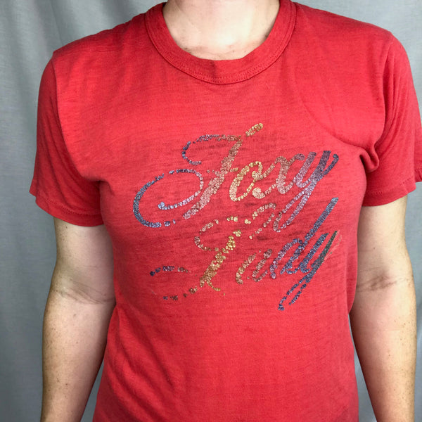 Vintage 70s | Red Single Stitch Tee Soft Novelty Foxy Lady Hippie T Shirt | S