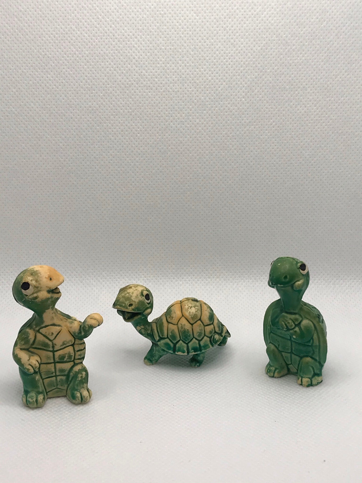 Vintage |Tiny Green Turtle Figurines (3) | Height 1 3/4 inches height | Acrylic