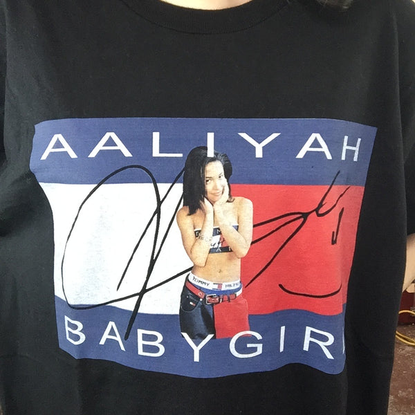 Aaliyah BABYGIRL Tommy Hilfiger T Shirt | Size L